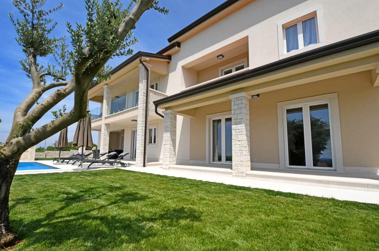 Belvedere Sveti Lovreč Pazenatički Exterior foto